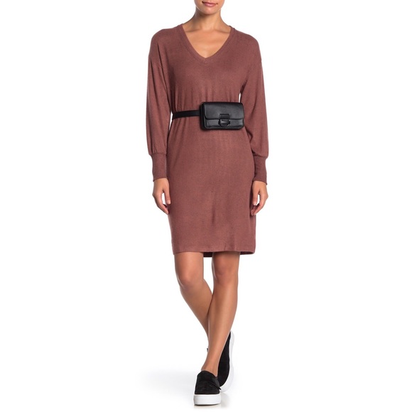 bobeau Dresses & Skirts - Bobeau – V-Neck Long Sleeve Sweater Dress